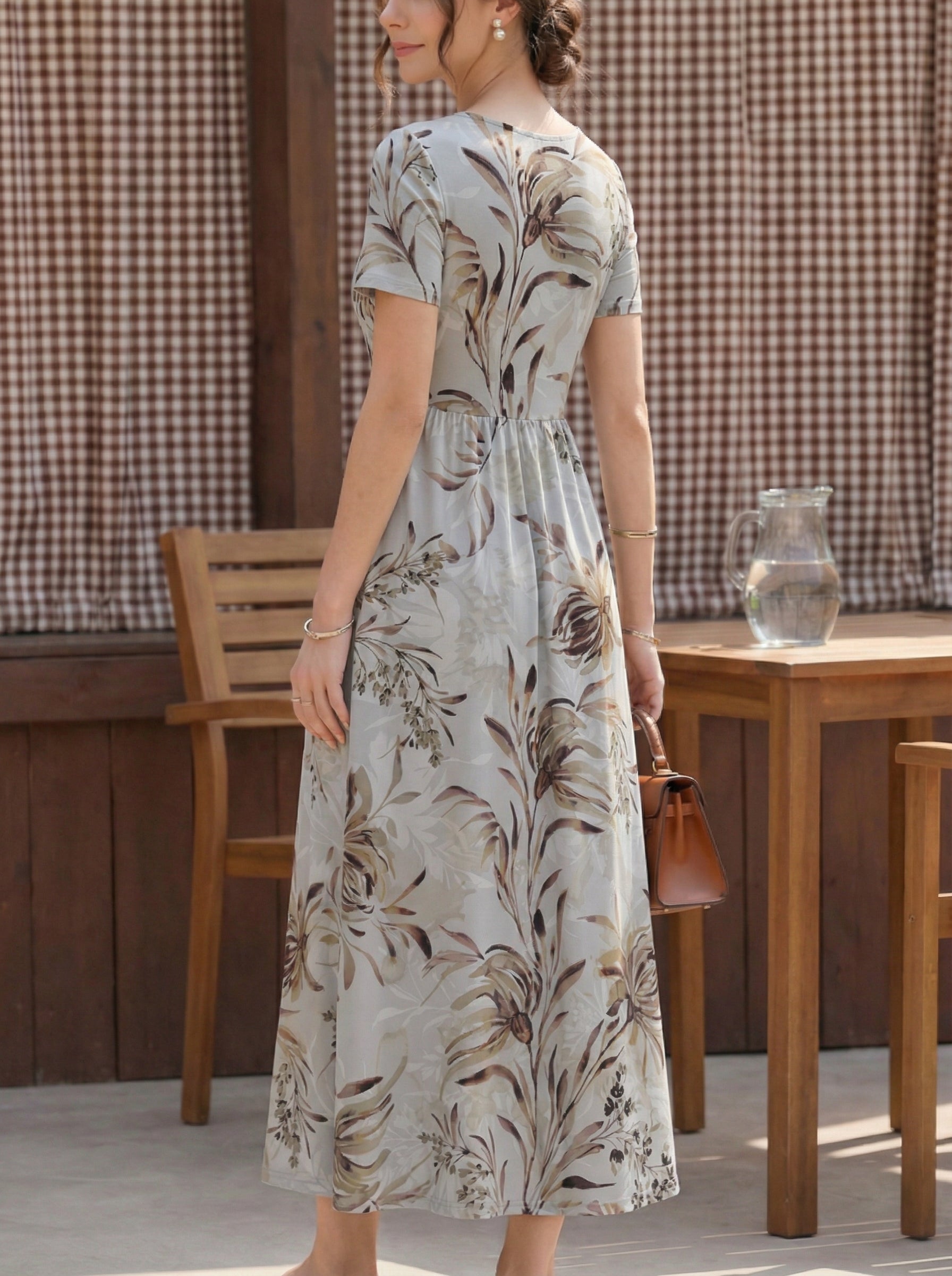 A 字宽松版短袖连衣裙